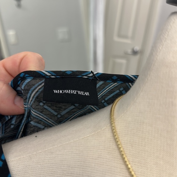 Beautiful blue black print loose fitting stretch dress from Target - Picture 9 of 11